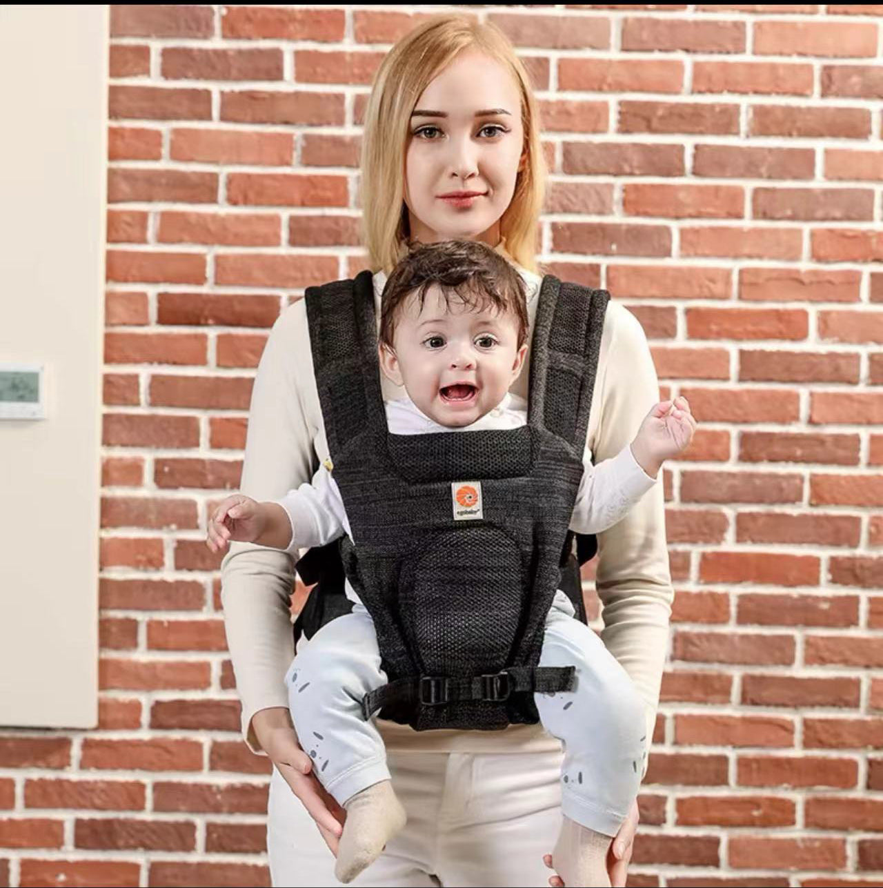 Egobaby Omn Breeze Multifunctional Baby Carrier
