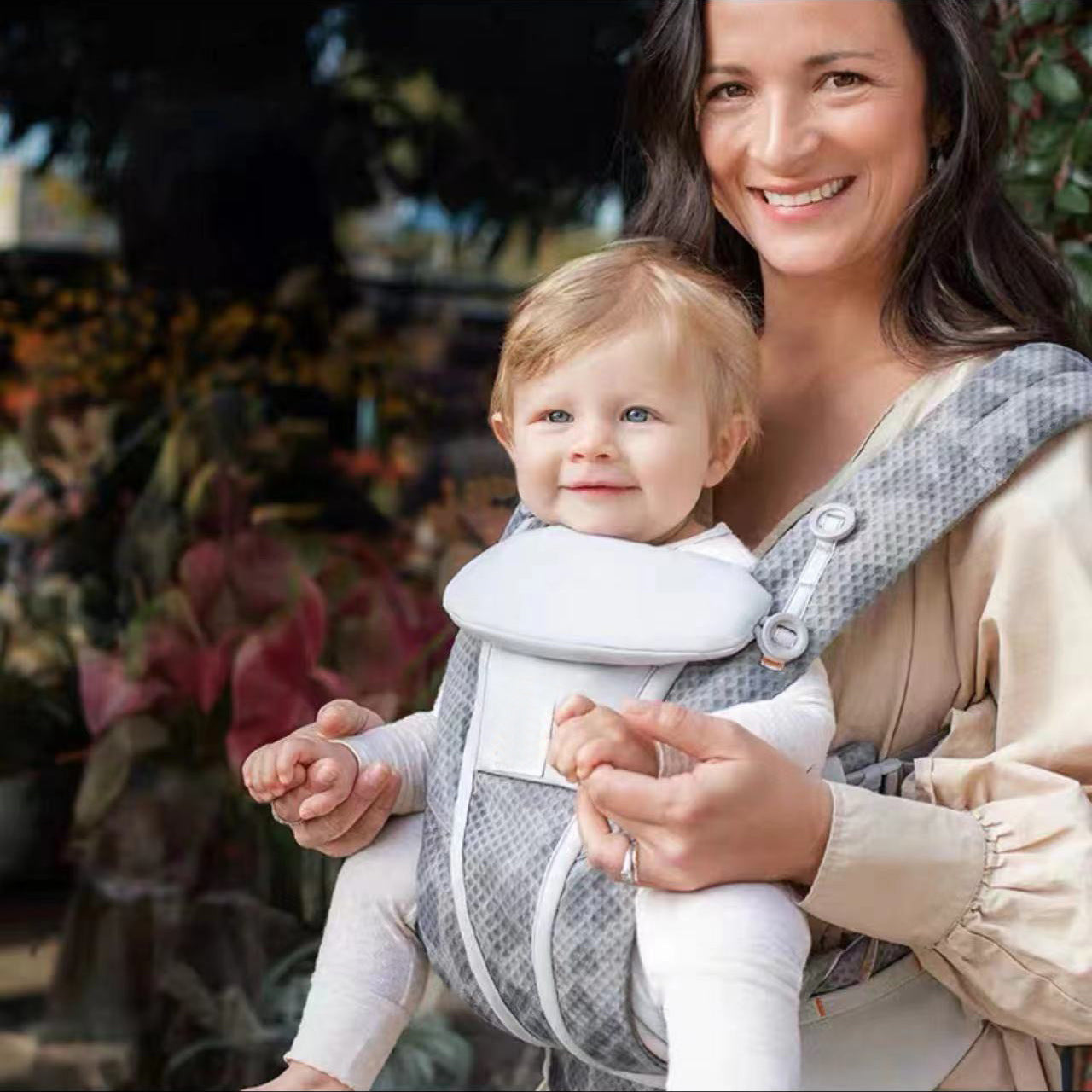 Egobaby Omn Breeze Multifunctional Baby Carrier